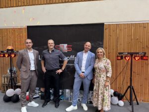 Strahlende Gesichter bei der Feier zum 40-jährigen Jubiläum von SLS: Jan-Steven Leibrock, Jürgen Schmidt, Marco Streck und Miriam Heinrich